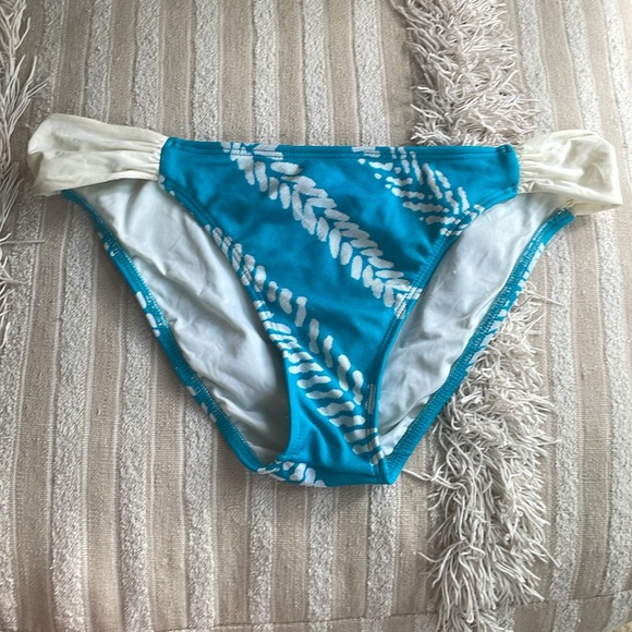 L*space blue and white bikini - Picture 3 of 6